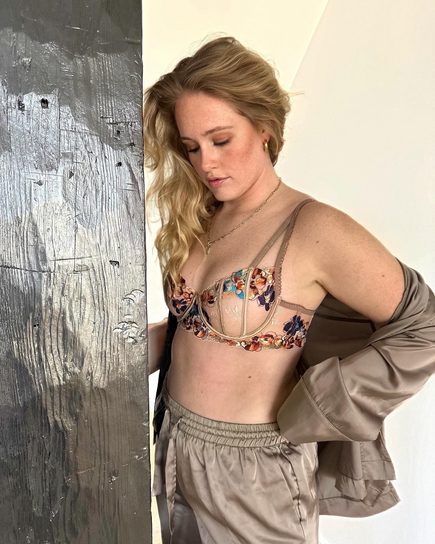 spring shoot w. our beautiful MahÃ©quline girl ðŸŽ€ðŸŒ¸ðŸ¦‹ #mahequline 

Model wears bra (M) and pa