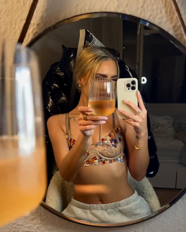 In my moment â™¡ 
ðŸ·ï¸ annonce grundet tags