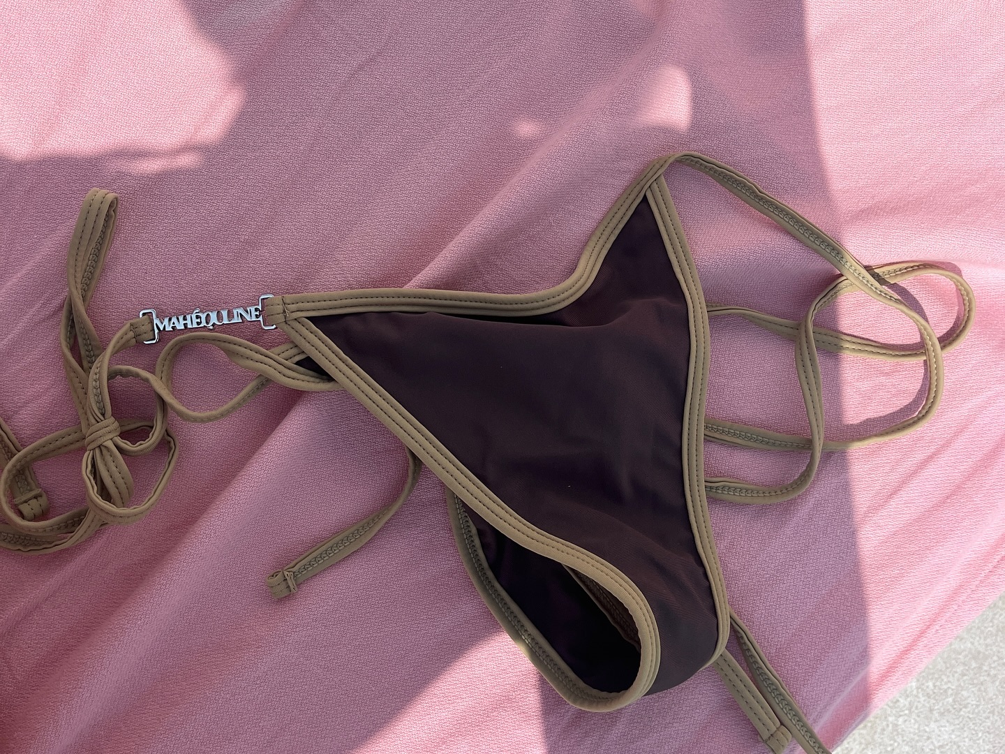 Godt selskab og en flot bikini, som du i Ã¸vrigt kan spare 10% pÃ¥ med koden â€œMAHEGIRLSâ€ â¤ï¸â