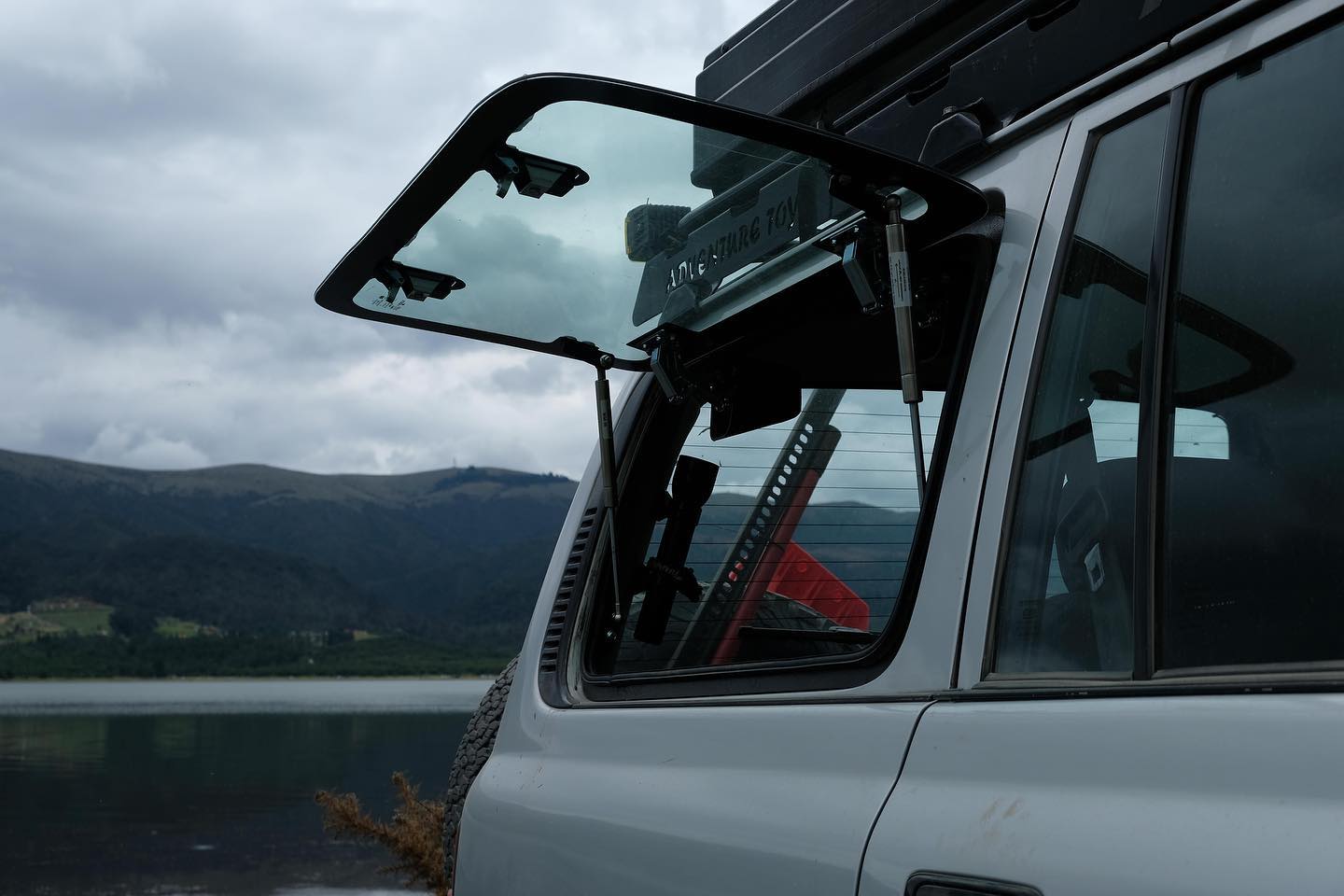 New product !!!! 
side windows for Landcruiser 80 Gull wing style … buy here ☝️