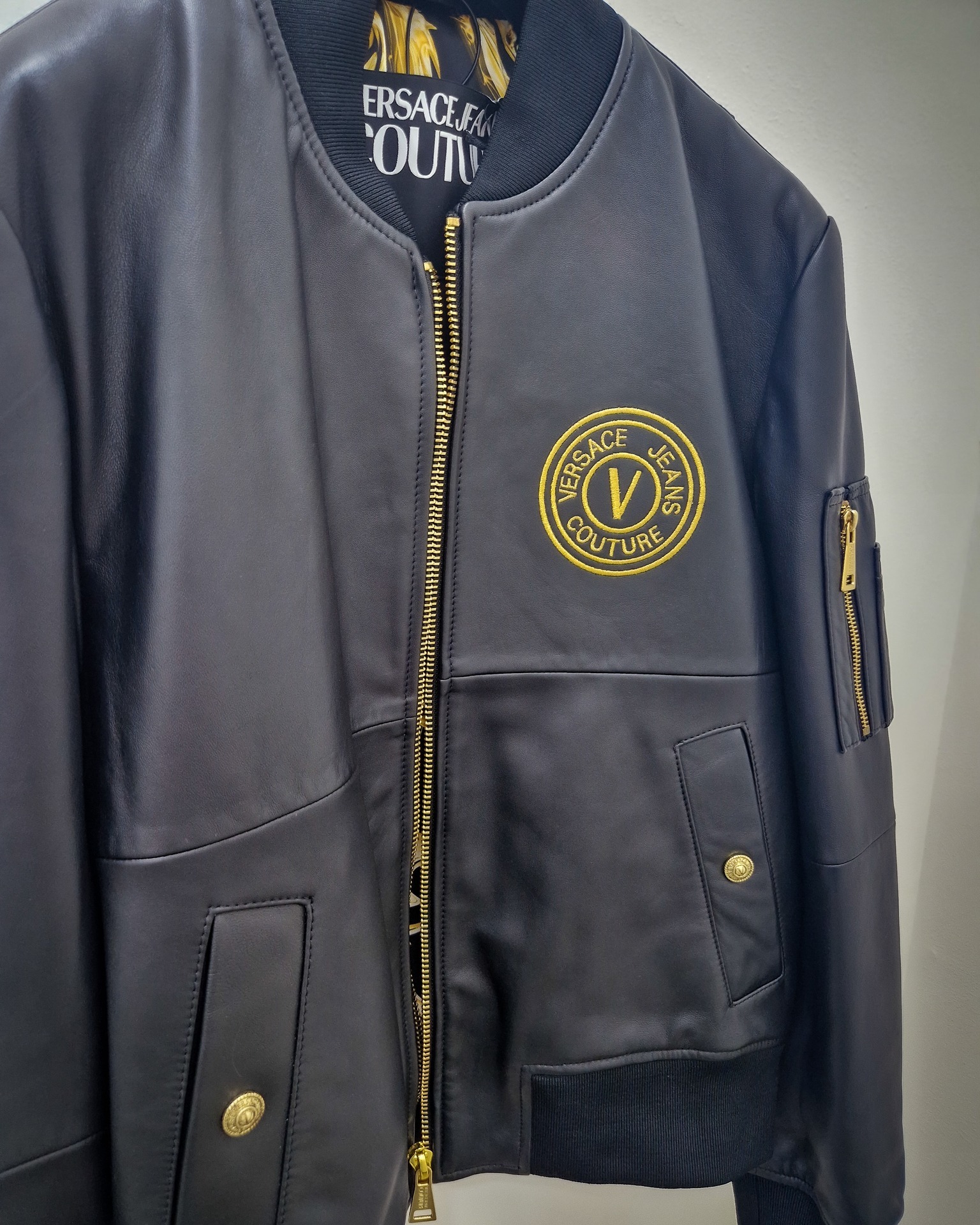 Visit our website for new styles from Versace Jeans CoutureâœŒðŸ¼

ðŸ“² Shop the gram in the bio
ðŸ
