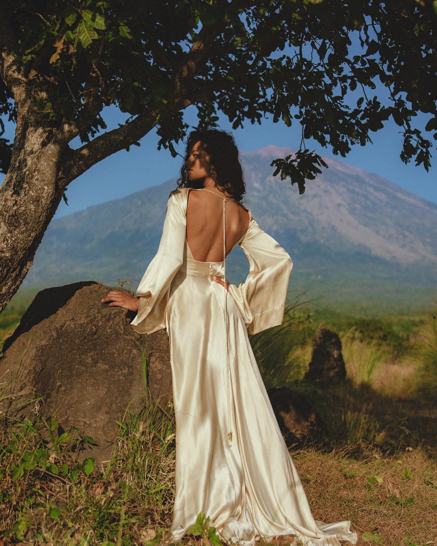 Discover the essence of AYA Sacred Wear. Crafted in Bali’s embrace, our collection intertwines the s