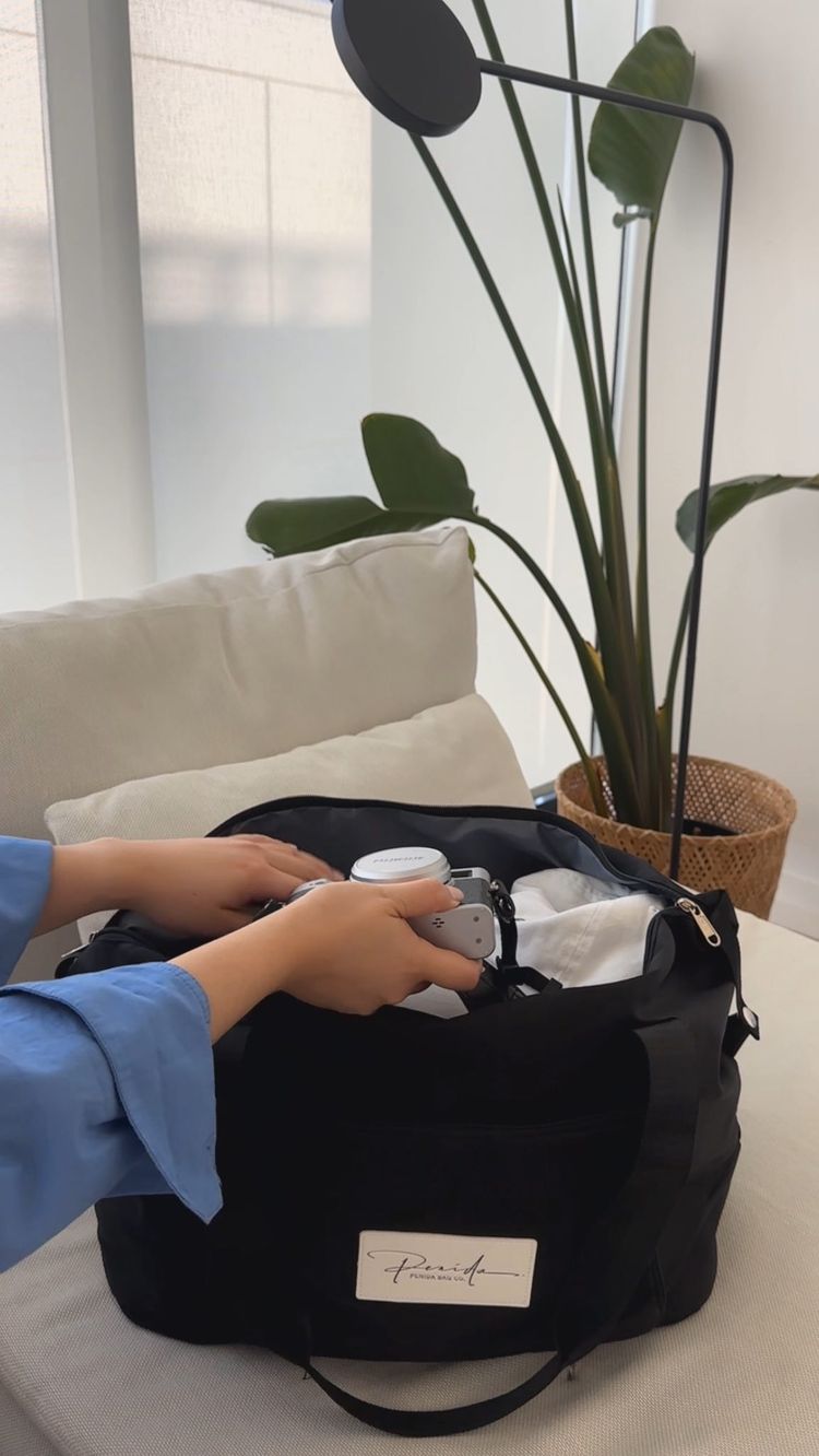 ameryloves packing her penida overnighter 🖤

✈ shop online now