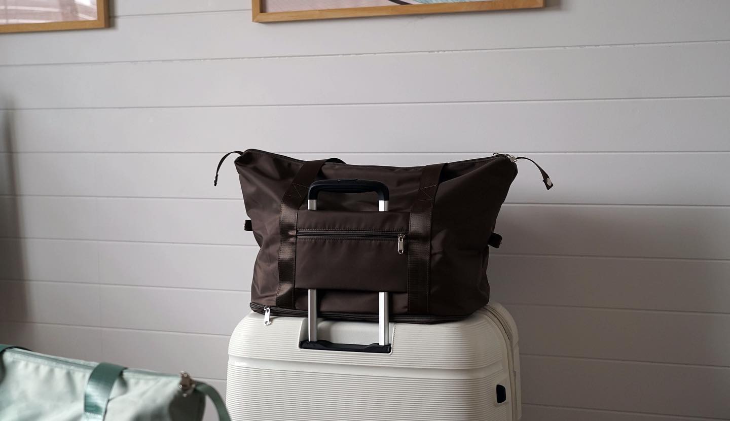 Why should I choose The PENIDA Overnighter for my next adventure? 

- Sleek design at an affordable 