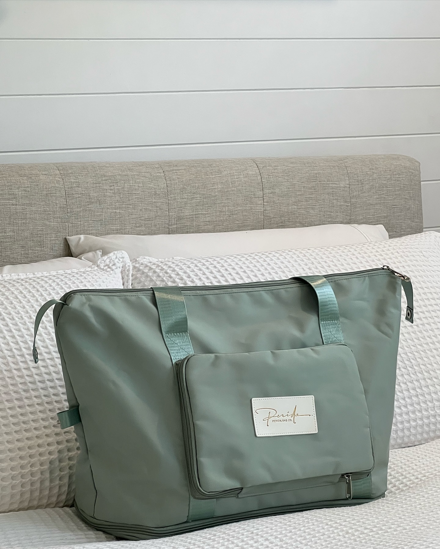 the only travel bag you need for your Euro summer trip 🛫✨ 

fast + FREE shipping on all orders ⏱️