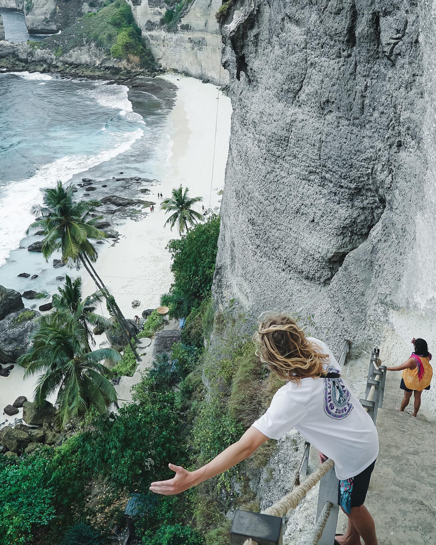 Is visiting Diamond Beach in Bali on your travel bucket list?🌴 

✈ https://penidabagco.shop

#trave