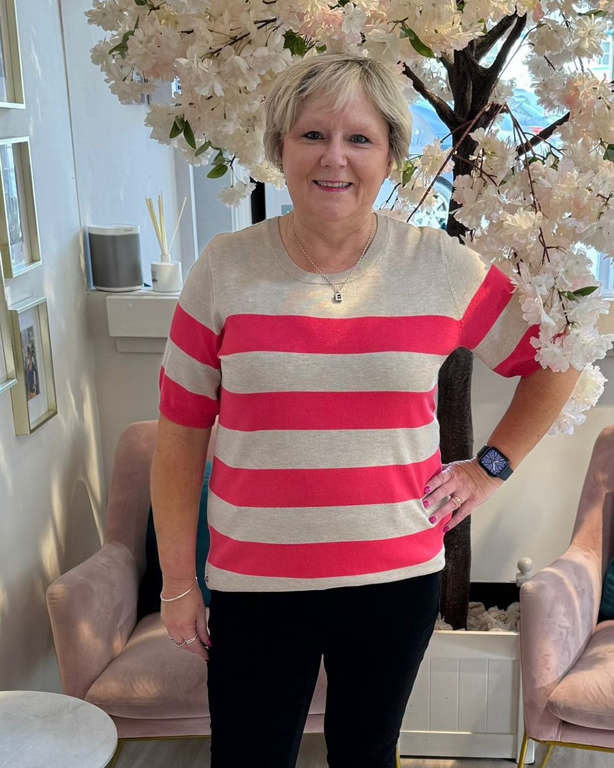 😍 ❤️ We're Simply Obsessed 😍 ❤️
sizes 16-26, The timeless stripe design gives it a classic look

�