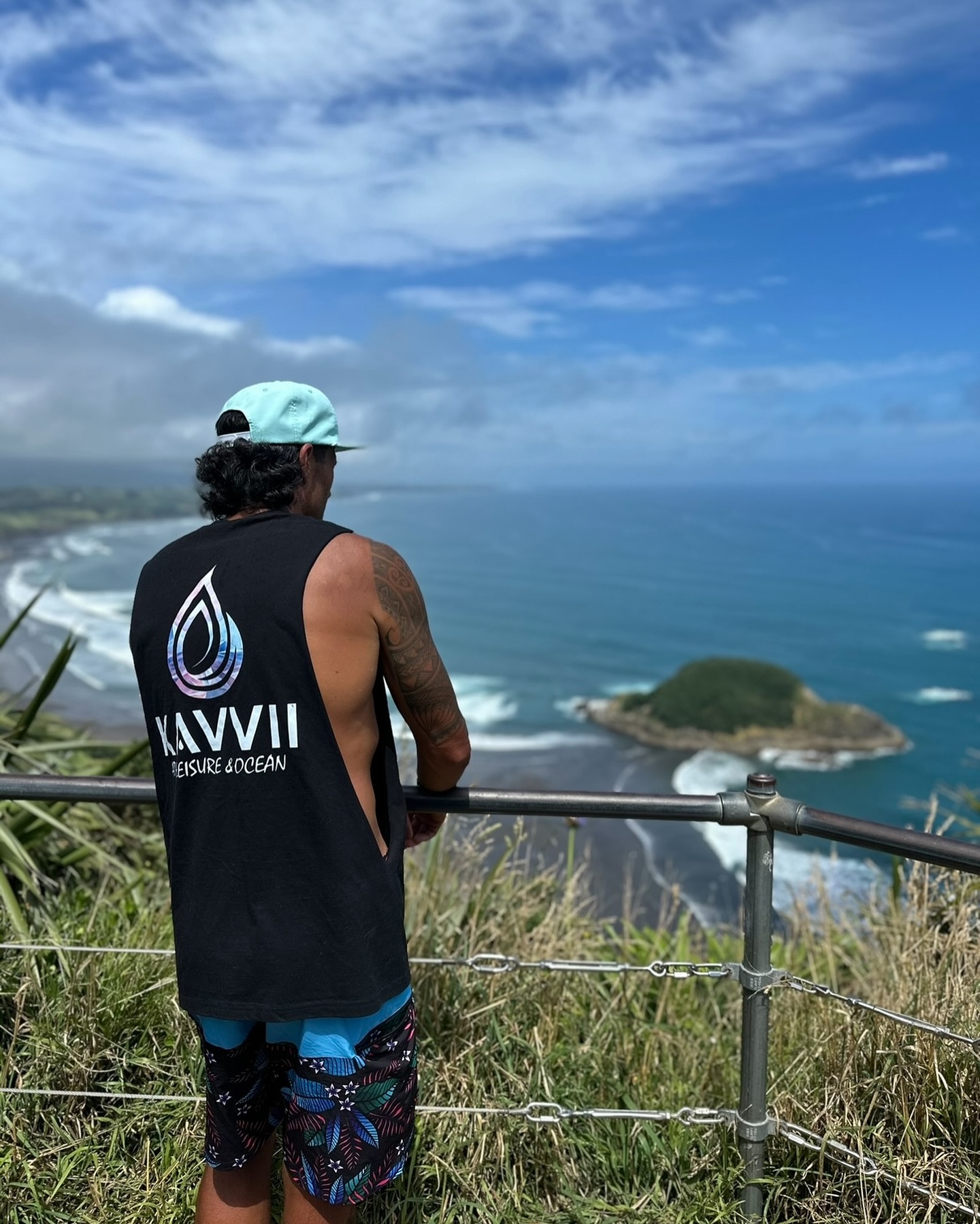 High frequency…….🌊🌴🌊
•
•
•
#livingthekavviilife #athleisureandocean