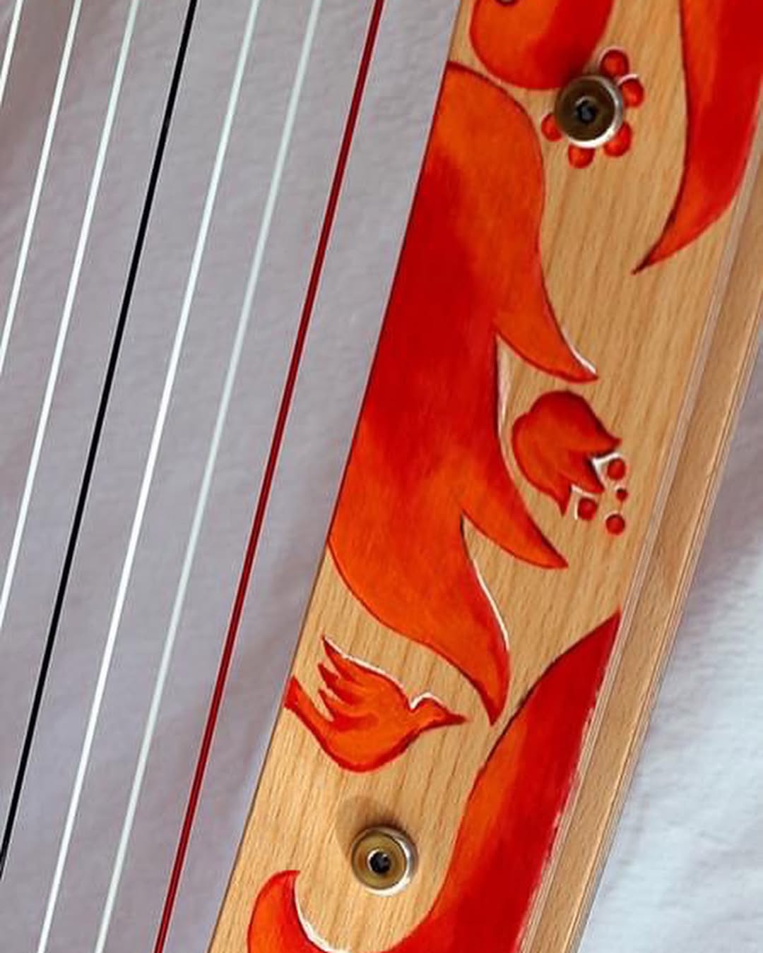 Proud to present my Harp•E 🤩 ‎يسعدني أن أقدم لكم آلة الهارب الإلكتروأكوستيك  Harp-E اللي تمكنت من و