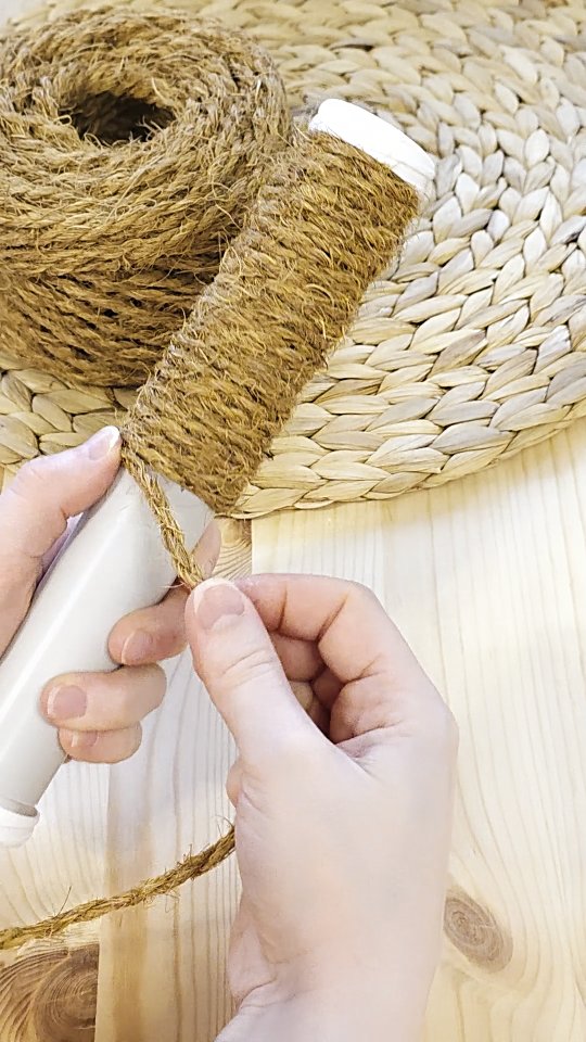 Handmade with love 💚 From wrapping the coconut rope to trimming the fibers – every step leads to th