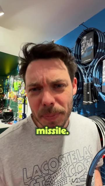 La raquette la plus puissante du magasin ? ðŸ¤”\n\nYâ€™a un gars complÃ¨tement dingue qui est venu Ã