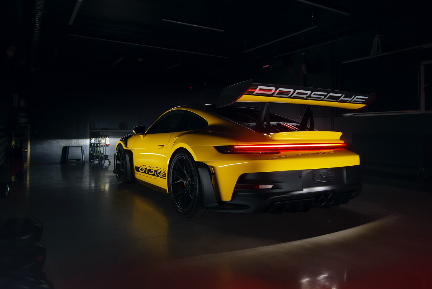 Porsche 911 GT3 RS у яскравому виконанні від South.Art😍
⠀
Ми подбали про те, щоб цей спорткар не ли