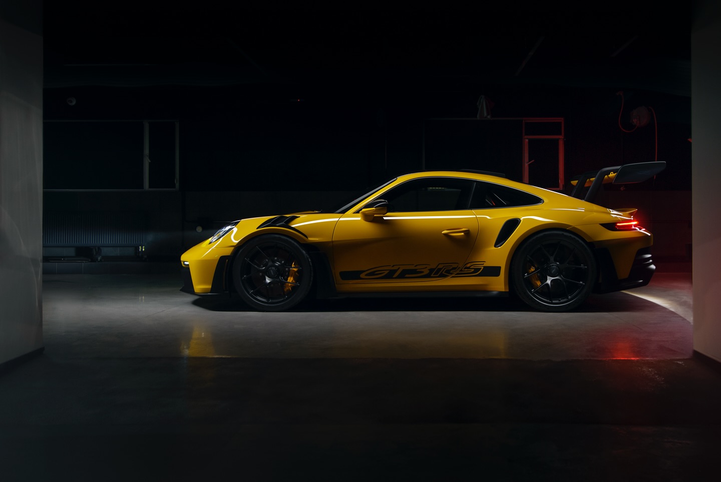 Porsche 911 GT3 RS у яскравому виконанні від South.Art😍
⠀
Ми подбали про те, щоб цей спорткар не ли