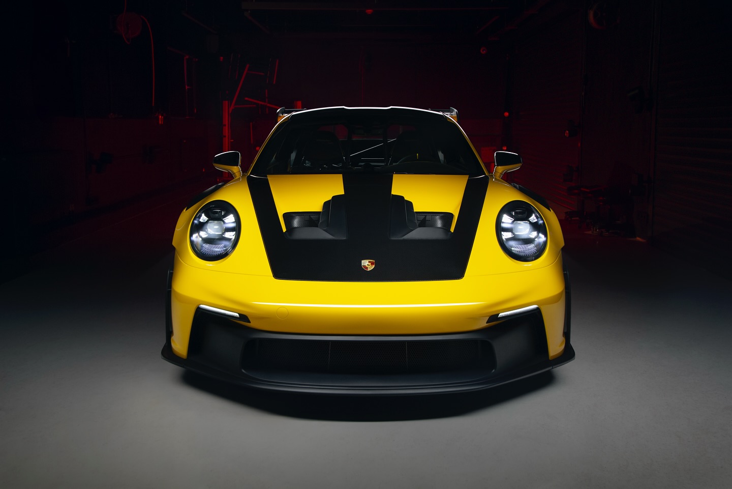 Porsche 911 GT3 RS у яскравому виконанні від South.Art😍
⠀
Ми подбали про те, щоб цей спорткар не ли