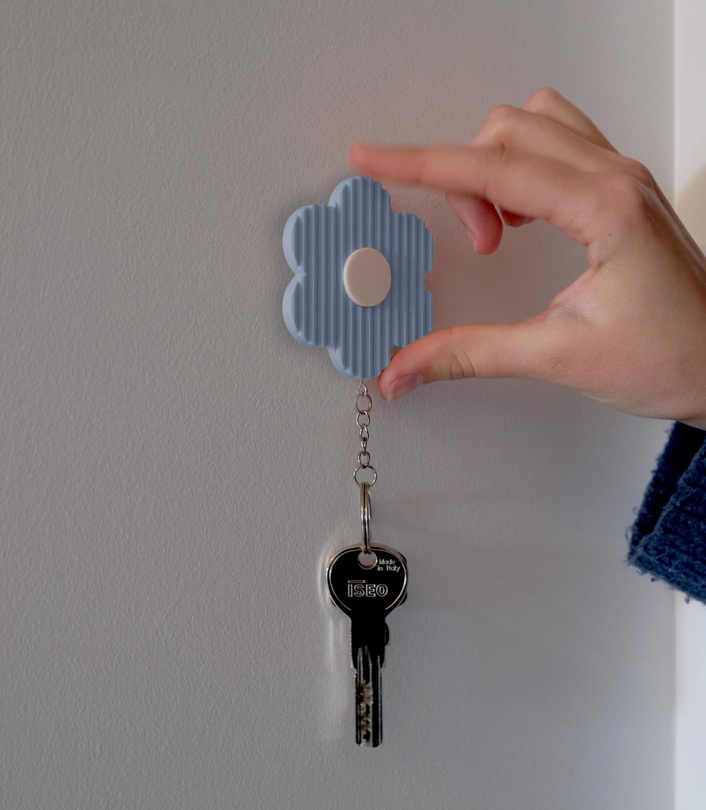 Parce que design et mode vont de pair, nous créons des accessoires pensés pour s’adapter à votre quo