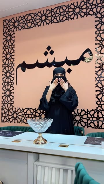 I’m just a girl🥲\n\n \n#milestone #meeshum #mumbaitodubai #abaya\n#dubaiabaya #fashiondubai #blogs 