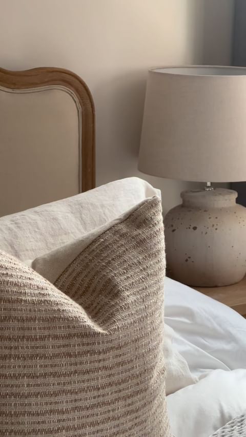 Nothing beats the feeling of a freshly made bed

 âœ¨ #BedroomGoals #NeutralDecor #FreshBedding #Coz