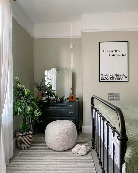 A little bit of bedroom calm to balance what is fast becoming another crazy, chaotic week. ðŸ˜®â€ðŸ