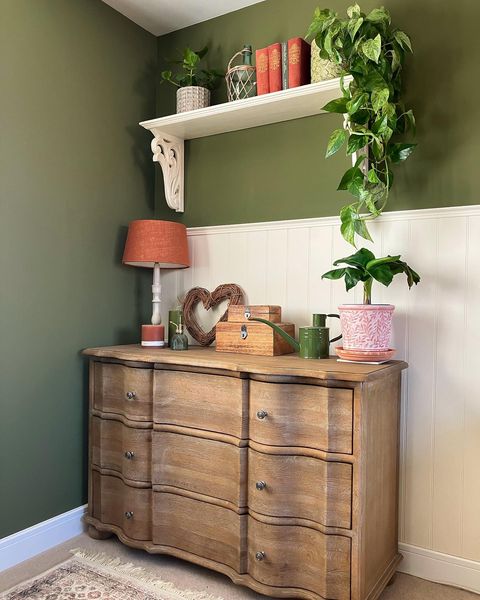 My daughter chose the olive green. I wasnâ€™t sure at first but has become one of my favourite rooms