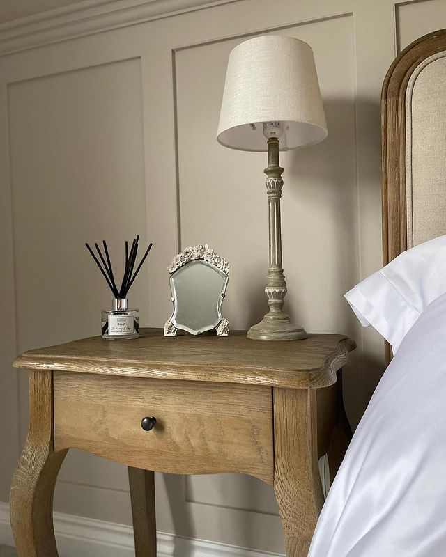 Wonderful weathered oak makes for side table heaven! #weatheredoak #panelling #panelledwalls #homede