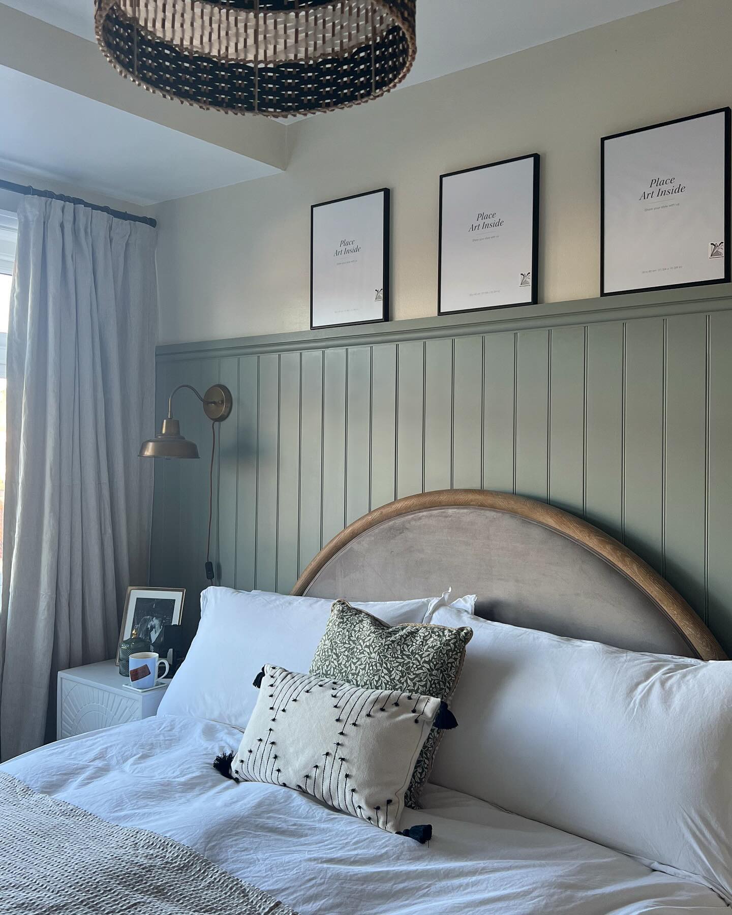 The difference a pair of curtains makes ðŸ˜

Still nothing in the frames ðŸ«£

#mybedroomstyle #bed