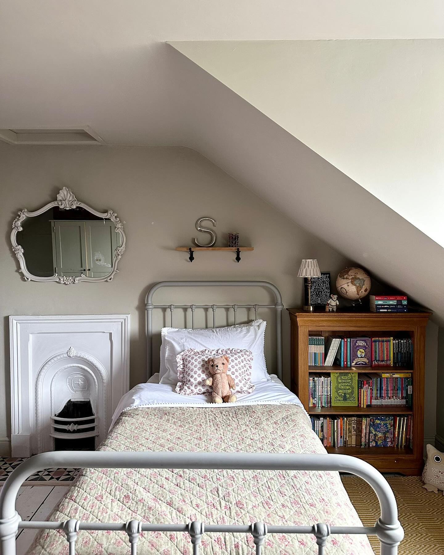 With such a cosy bedroom, thereâ€™s no wonder my daughter loves relaxing in here.

#bedroom #bedroom