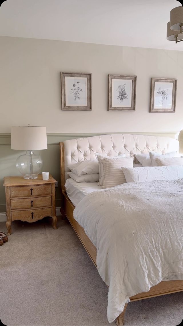 Itsss fridayyy ðŸ«¶ðŸ¼
My husband says, make your bed as soon as youâ€™re up and even if youâ€™ve h