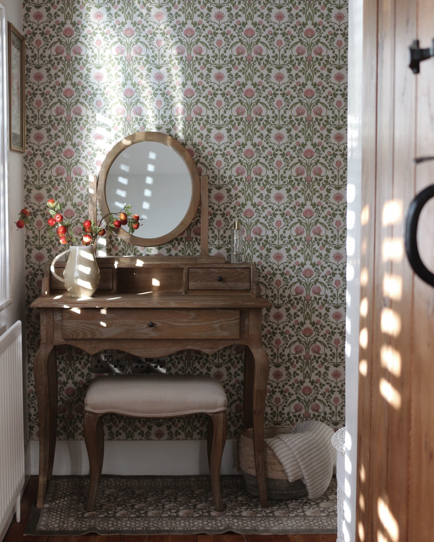The sun was streaming through the windows this morning so I had to take the opportunity to capture i