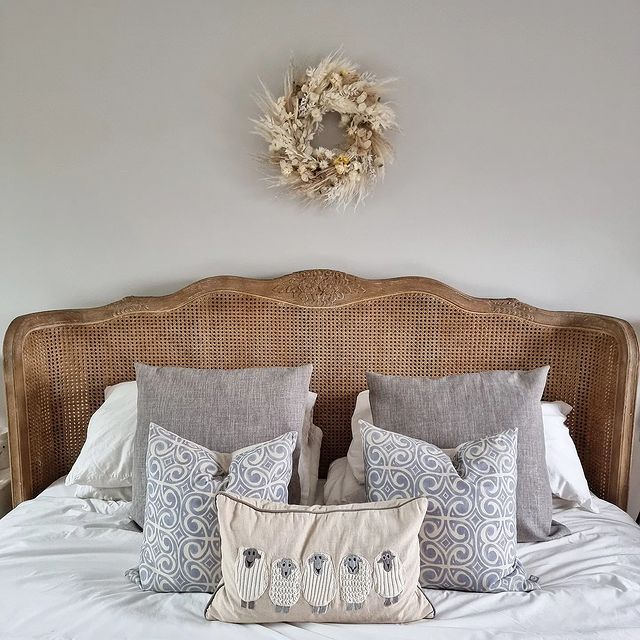 Tell me....am I weird to love a bed so much? ðŸ¤£

If there's one thing I need to have, it's a comfy