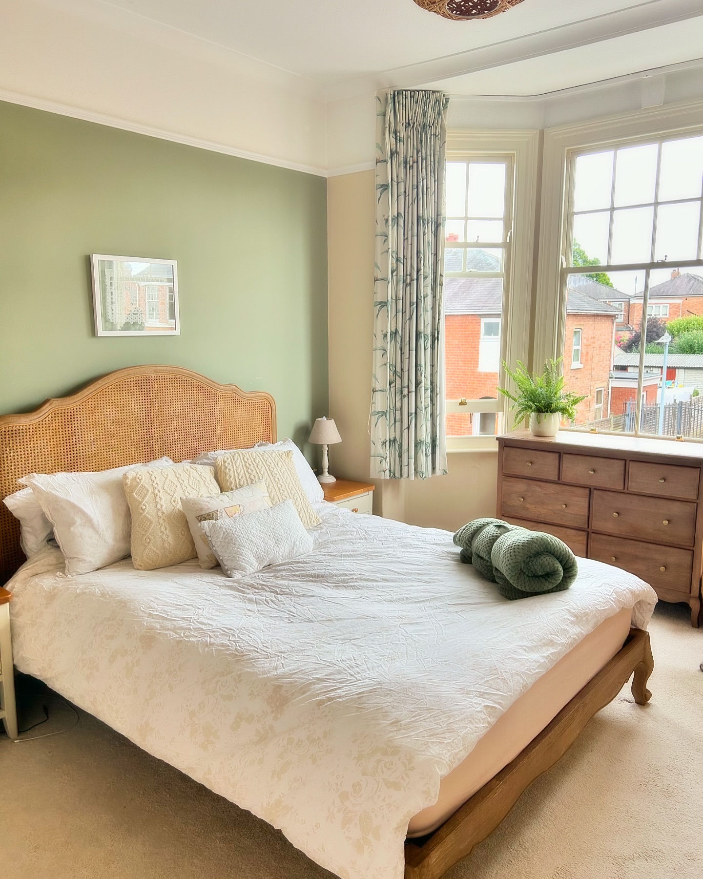 Who has time to iron their sheets anyway ðŸ˜† Loving our new featherandblack rattan bed, and dunelmu