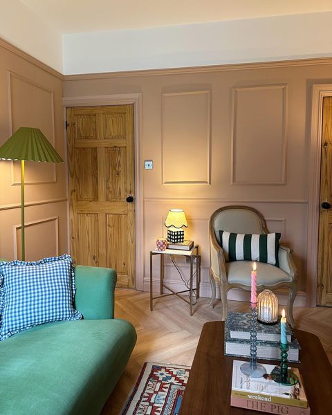 ad/ This is where I'm going to be curled up this evening; it's feeling kind of wintry - so it's cand