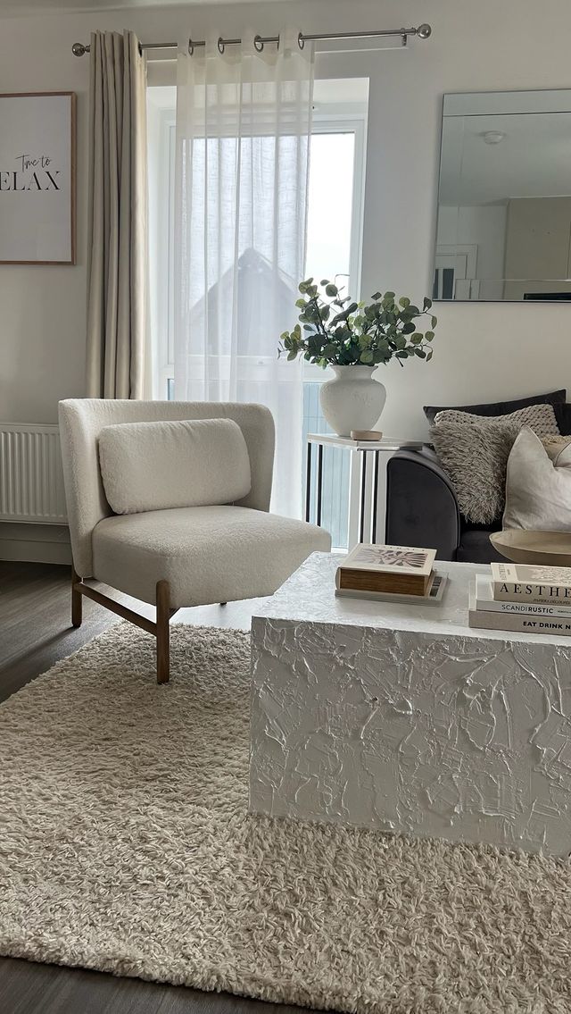 Taking relaxation and aesthetic onto a new level with my gorgeous new Nora accent chair from feather