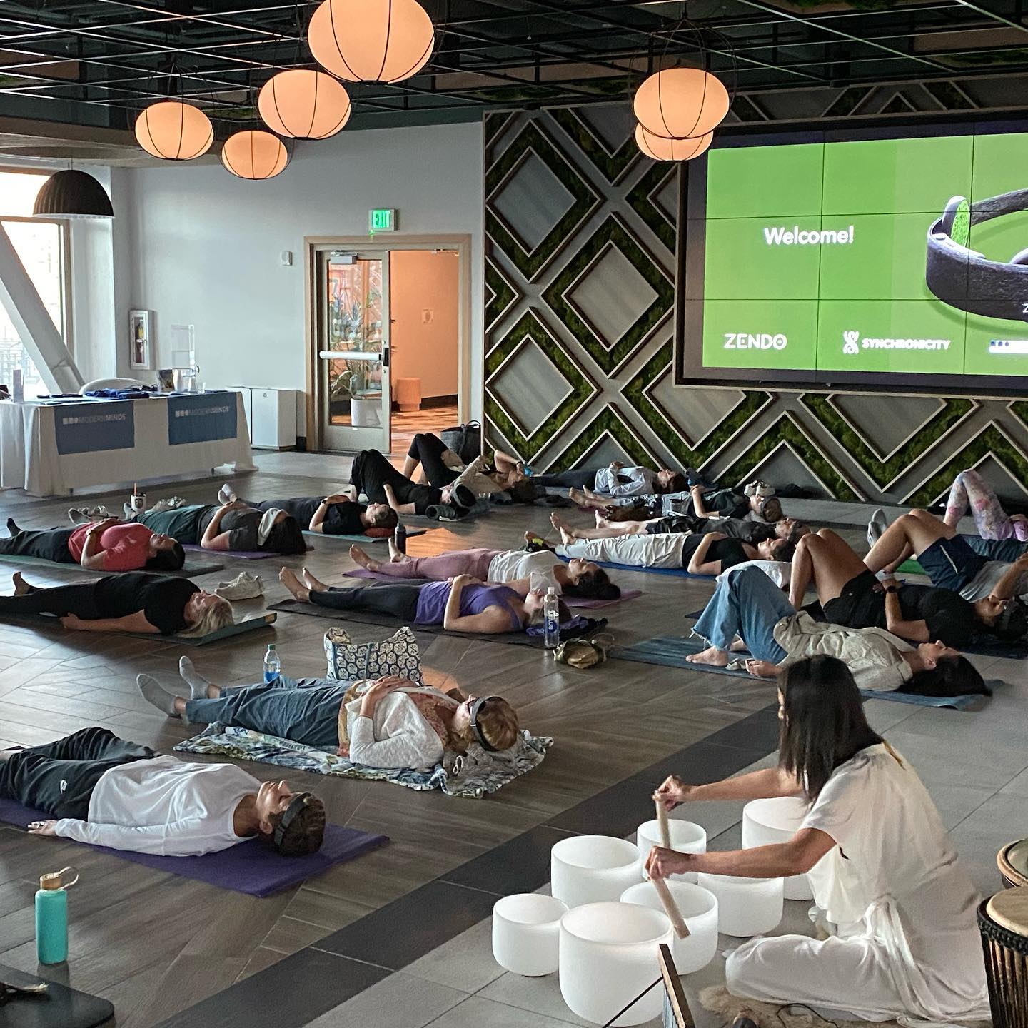 We had another wonderful #zendo event with @thunderbirdliz26 @thesynclife in benefit of @modernminds