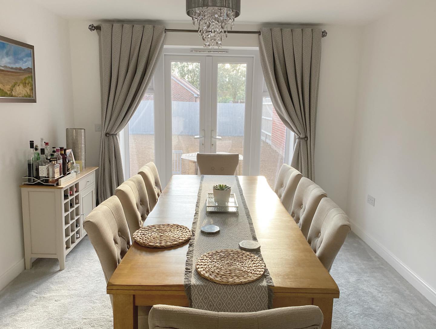 Happy Friday all 🤩 A little afters and before post of our dining room. ⏩⏩ #diningroom #taylorwimpey