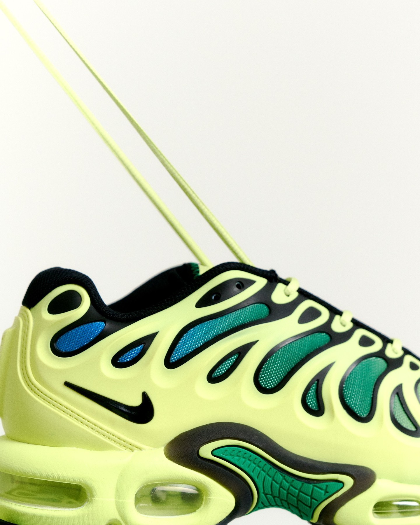 NIKE AIR MAX PLUS DRIFT 💧 June 7th⁠
⁠
Size 40 - 47.5 * 199,00 €⁠
⁠
Link in bio.