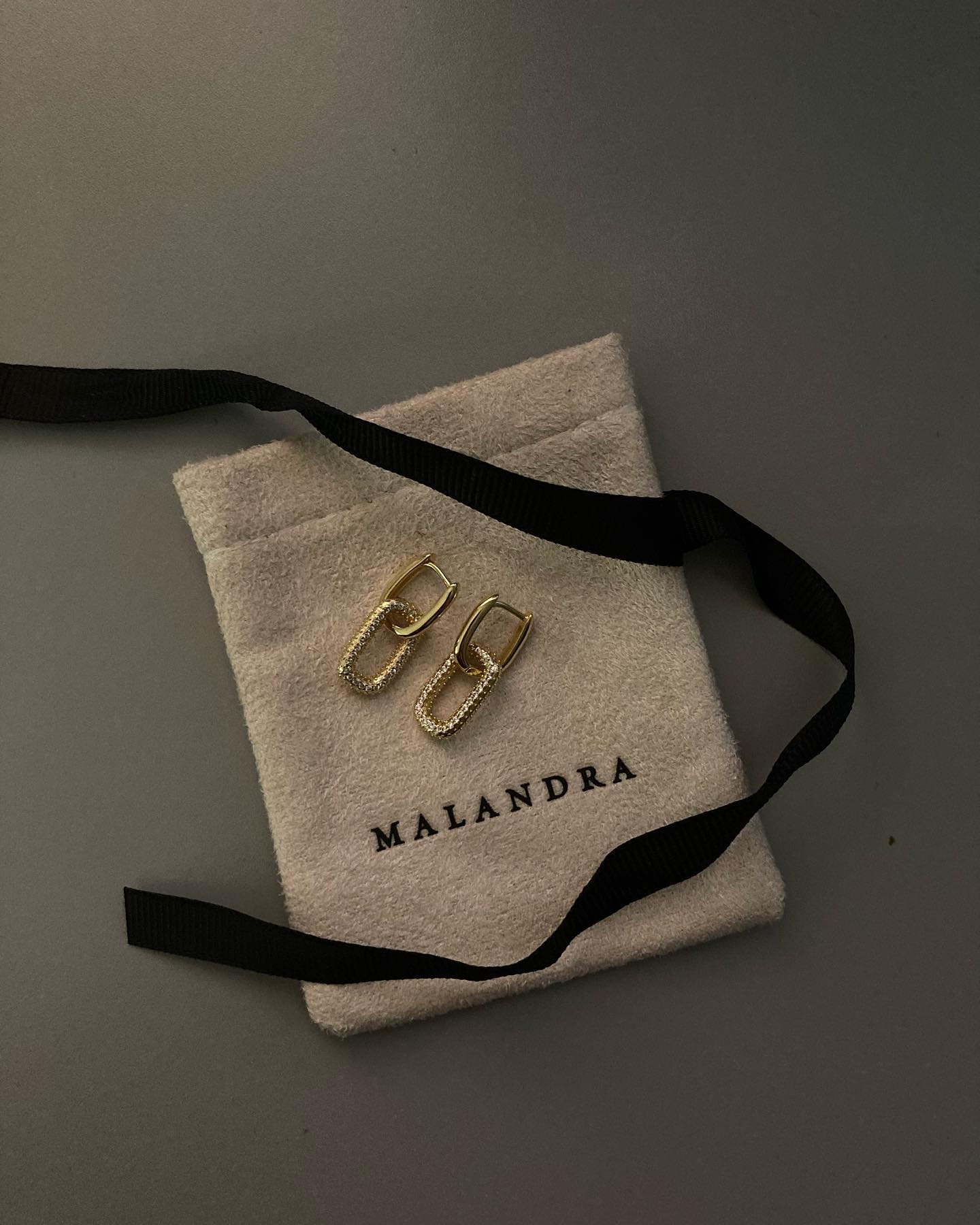 Lo maravillada que estoy con estos hermosos aretes de malandramexico ?? 

#jewelryaddict #jewlryaest