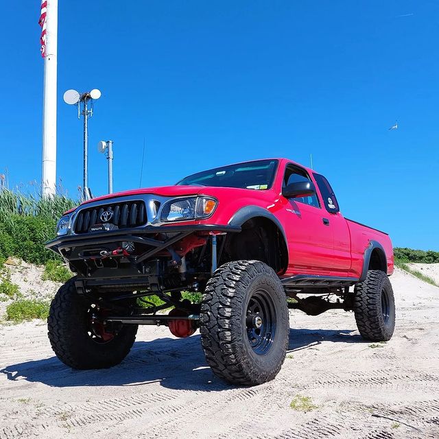 Weekends are for adventures â˜€ï¸ Toyota Tacoma with #TrailFX Reflex 2.0 winch 
ðŸ“·: @frankrubicon