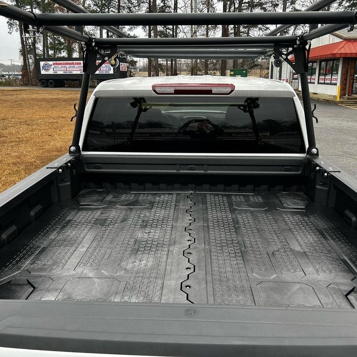 2023 GMC Sierra 1500 with #TrailFX heavy-duty contractor rack
ðŸ“·: @arkansastruck1993 
#littlerocka