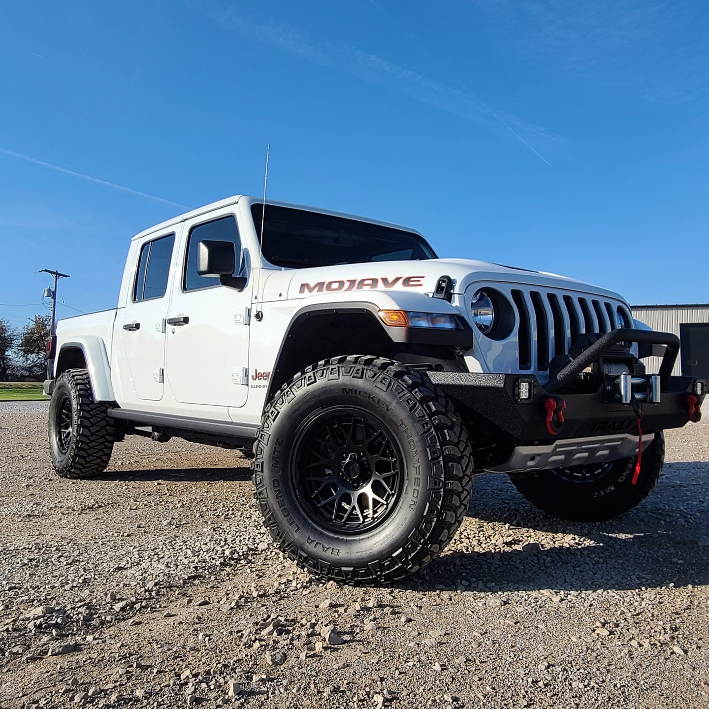 Jeep Gladiator with #TrailFX front bumper, rear bumper, and XV95 winch ðŸ”¥ðŸ”¥ðŸ”¥
ðŸ“·: @bigrigtru