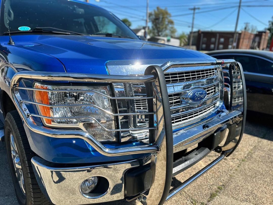 F150 with #TrailFX grille guard
ðŸ“·: @lanhamoffroad 
#lanhamoffroad #owensborokentucky #shoplocal #