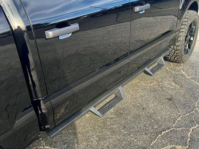2022 Ford F-150 with #TrailFX Drop Down Steps ðŸ”¥
ðŸ“·: @aushop951 
#riversidecalifornia #shoplocal