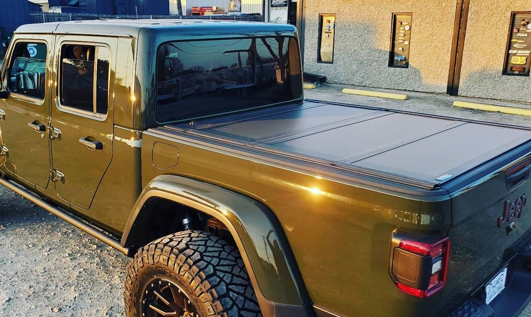 ðŸ“·: @renegadetruckatx 

Jeep Gladiator with TrailFX Tonneau Cover

#trailfx #austintexas #shoploca