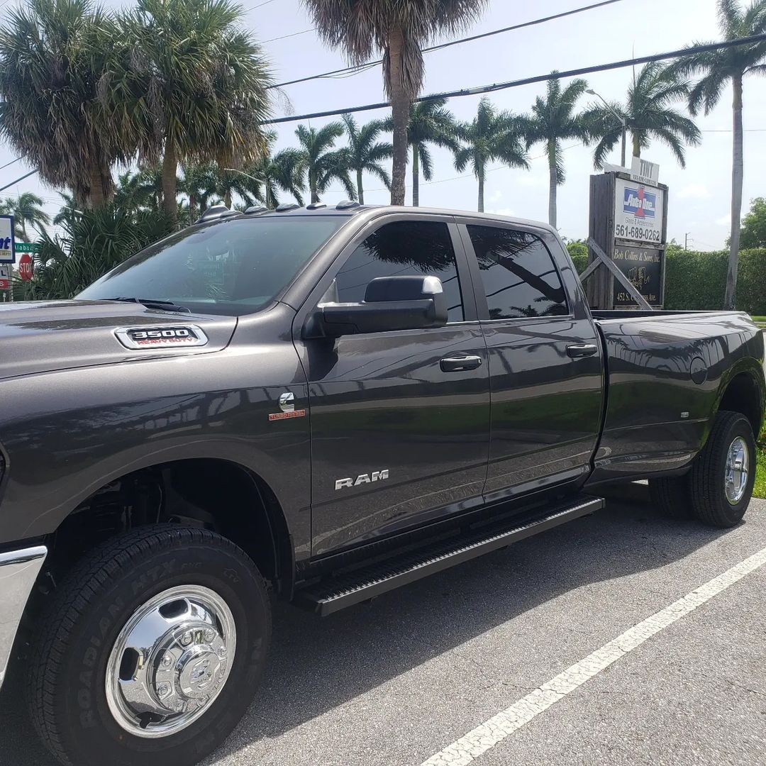 Ram 3500 with #TrailFX running board
ðŸ“·: @autoonewestpalmbeach 
#westpalmbeach #autooneofwestpalmb
