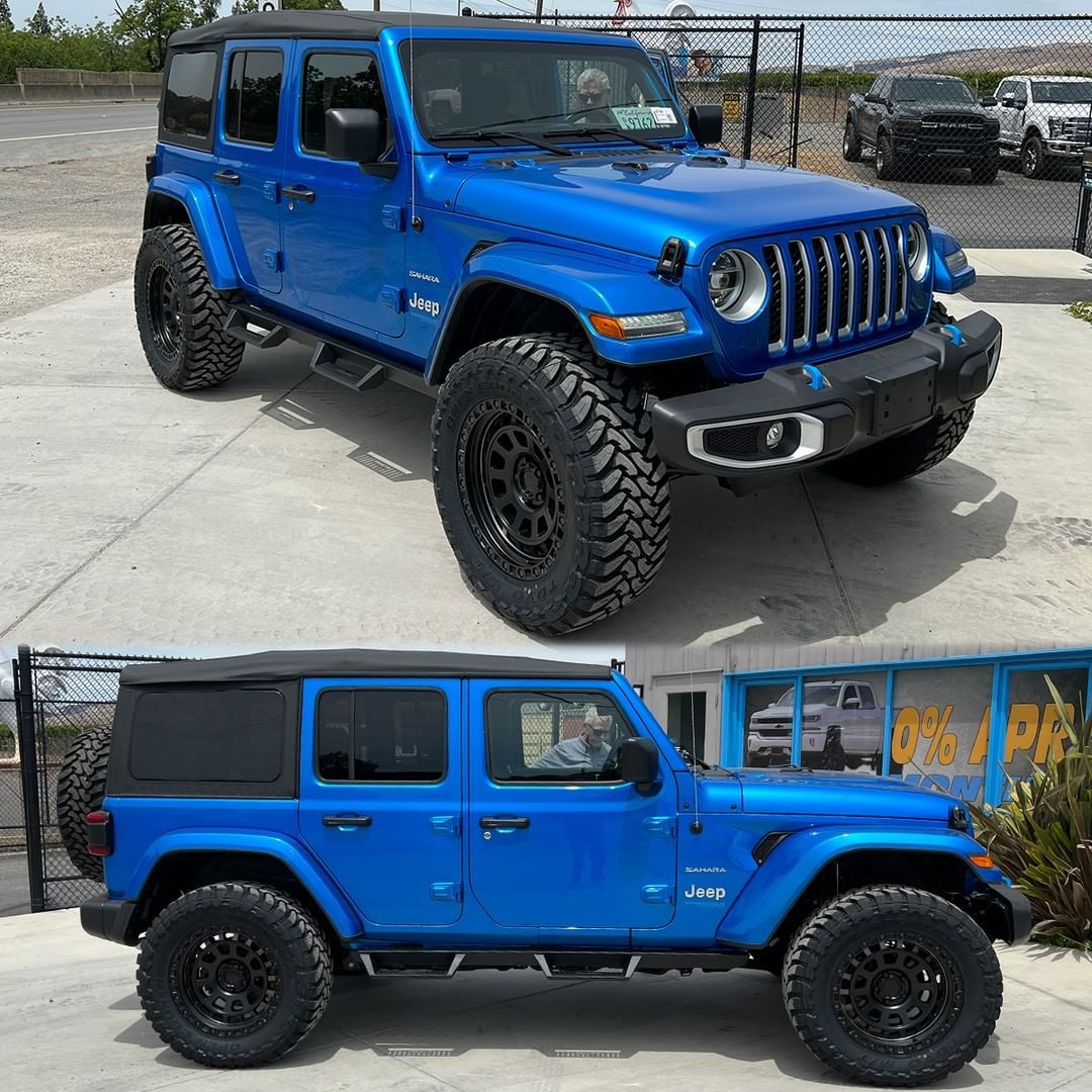 Jeep Wrangler JL with #TrailFX drop down steps 
ðŸ“·: @advancedtrucksinc 
#morganhill #california #s