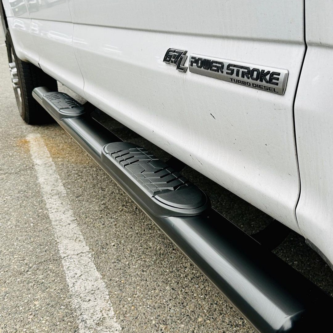 Ford F350 with #TrailFX step bars
ðŸ“·: @extremeautooutfitters 
#tumwaterwa #shoplocal #ford #fordf3