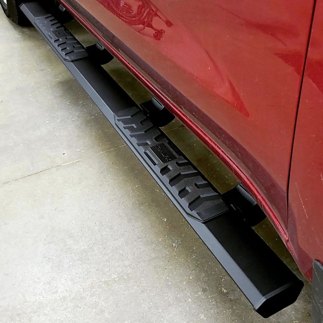 Chevy Silverado with #TrailFX A4 aluminum step bars
ðŸ“·: @accessories4trucks 
#willmar #minnesota #