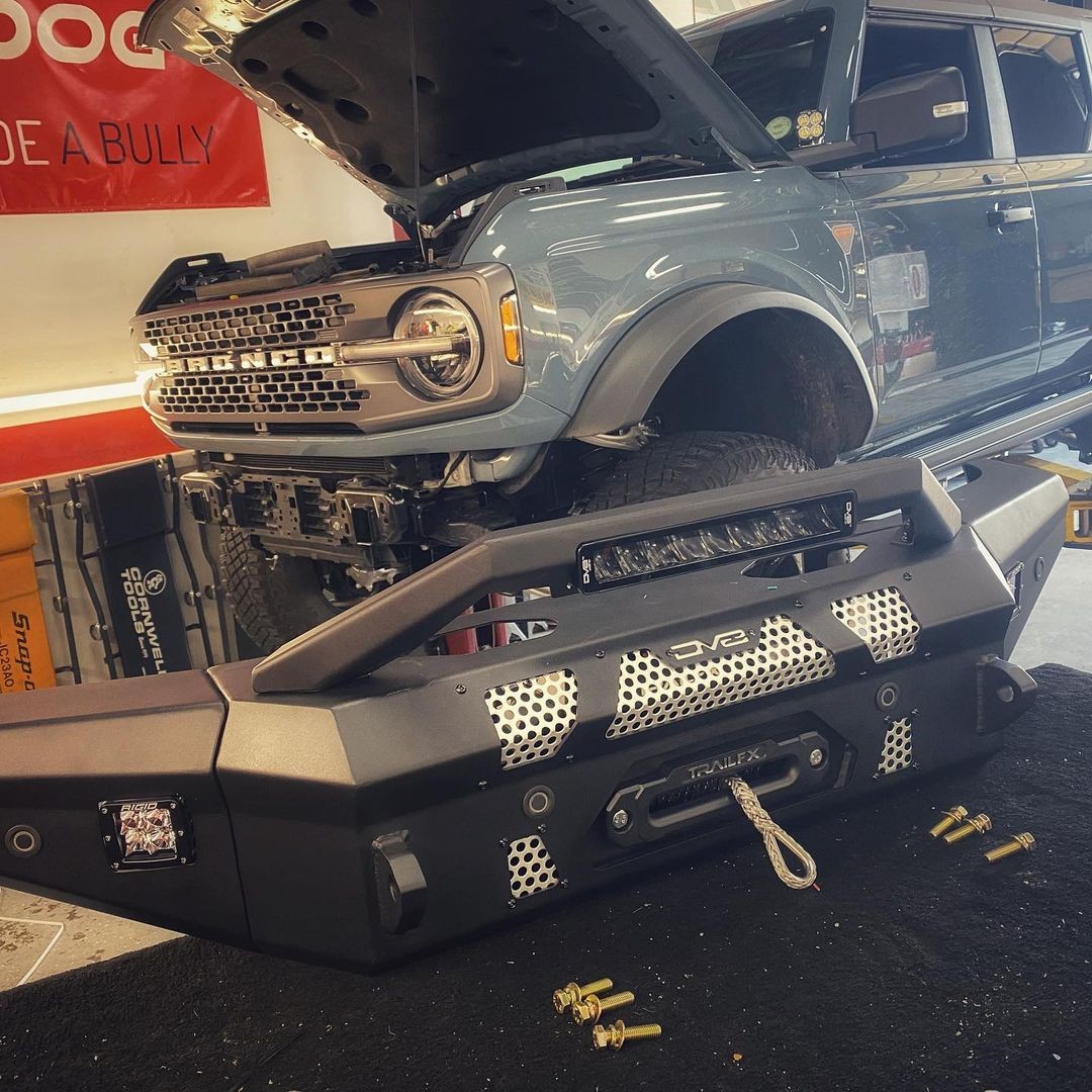 2021 Ford Bronco with #TrailFX 12,500 lb synthetic rope Reflex 2.0 winch ðŸ”¥ðŸ”¥ðŸ”¥
ðŸ“·: @accesso