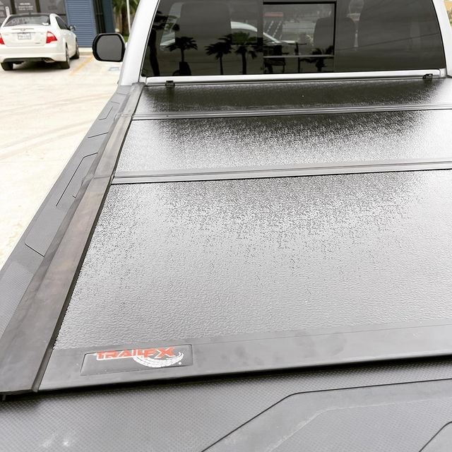 Toyota Tundra with #TrailFX premium hard tri-fold tonneau cover
ðŸ“·: @domingueztiresandmore
#doming