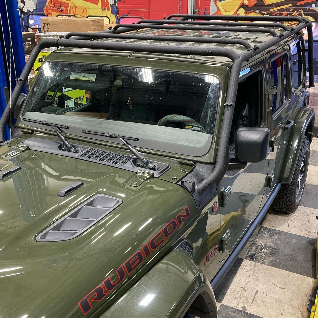Jeep Wrangler JL with #TrailFX roof rack ðŸ‘Œ
ðŸ“·: @the_jeep_garage 
#kelowna #kelownabc #canada #s
