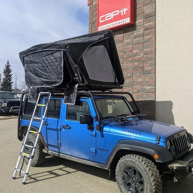 Have you got your camping gear ready yet? ðŸ•ï¸ Jeep Wrangler with #TrailFX roof rack
ðŸ“·: @capit